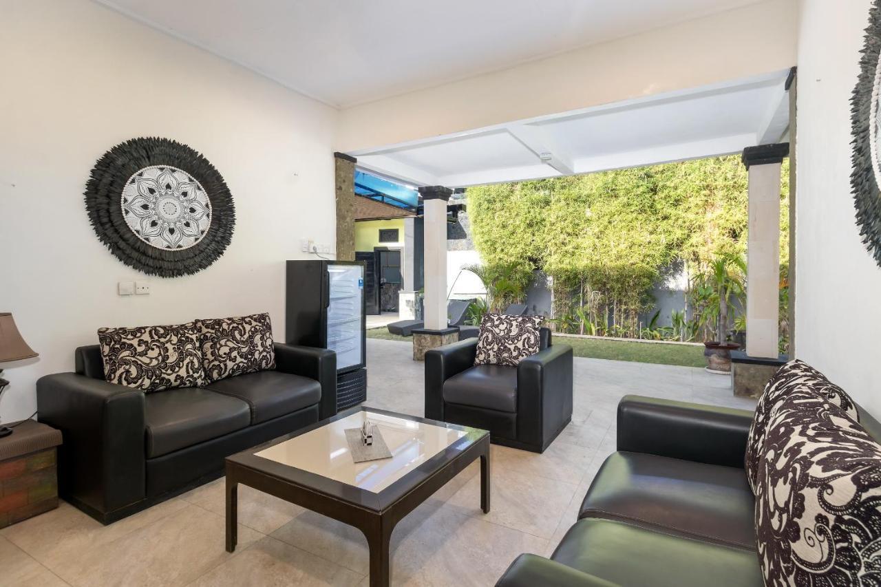 Villa Yati 塞米亚克 外观 照片