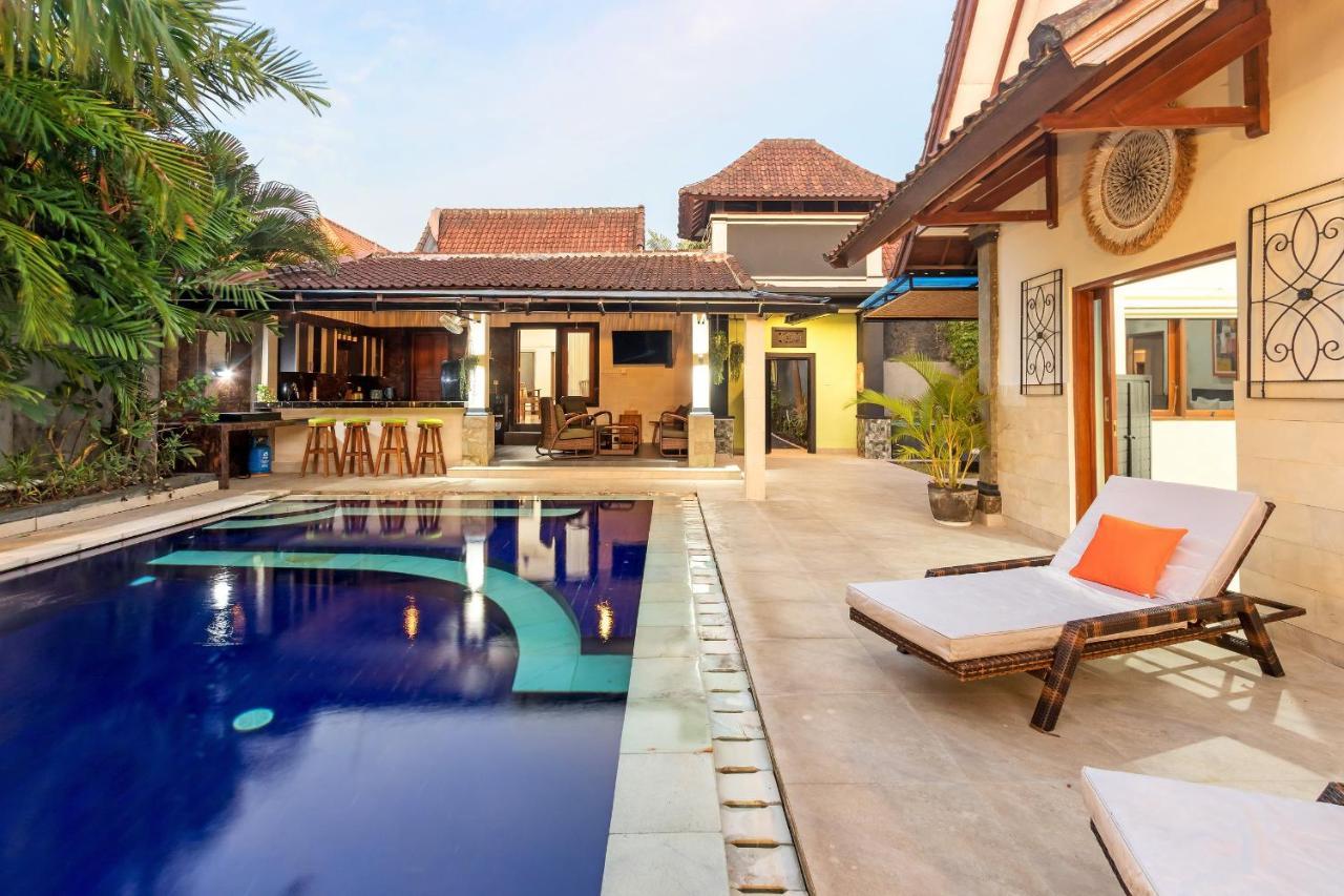 Villa Yati 塞米亚克 外观 照片